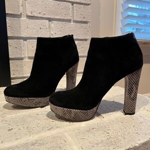 Michael Kors Suede Ankle Booties (Size 6)